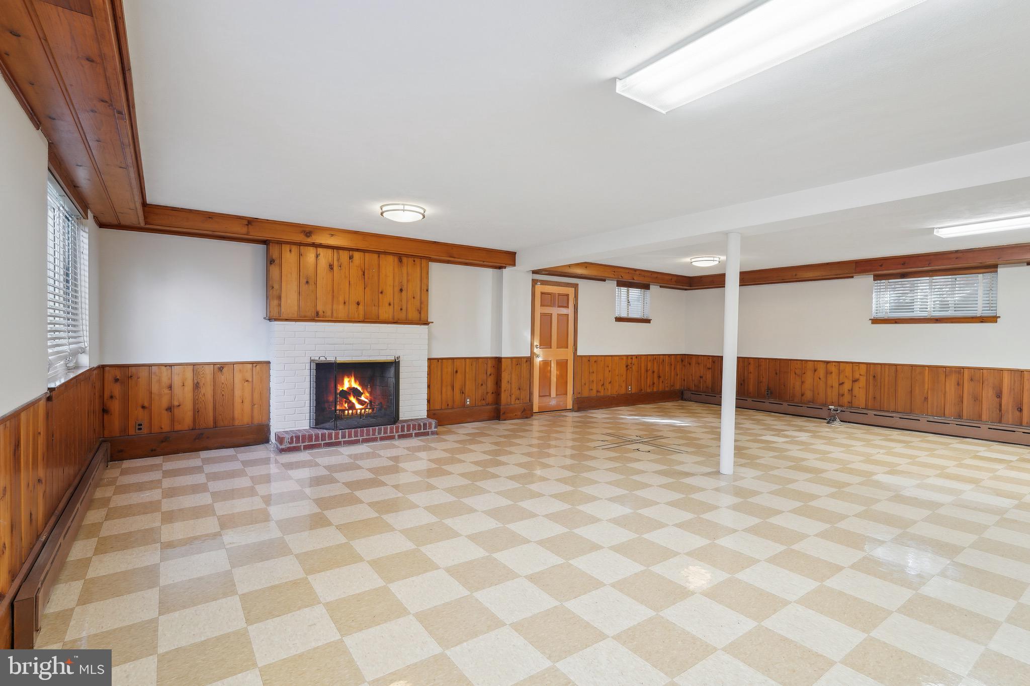 SHIRLEY WOODS - Residential