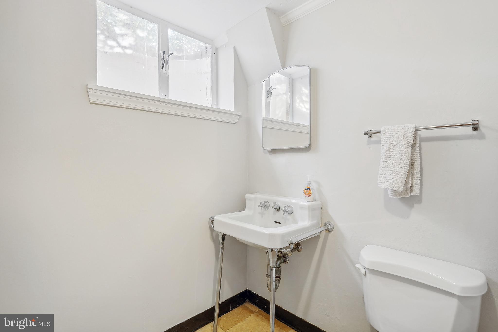 SHIRLEY WOODS - Residential