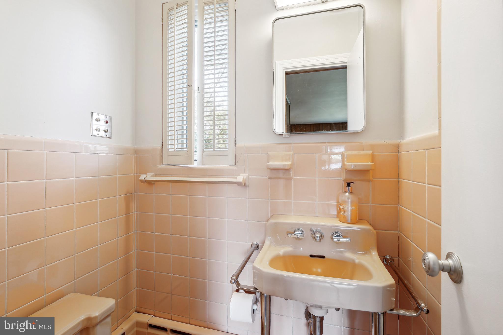 SHIRLEY WOODS - Residential