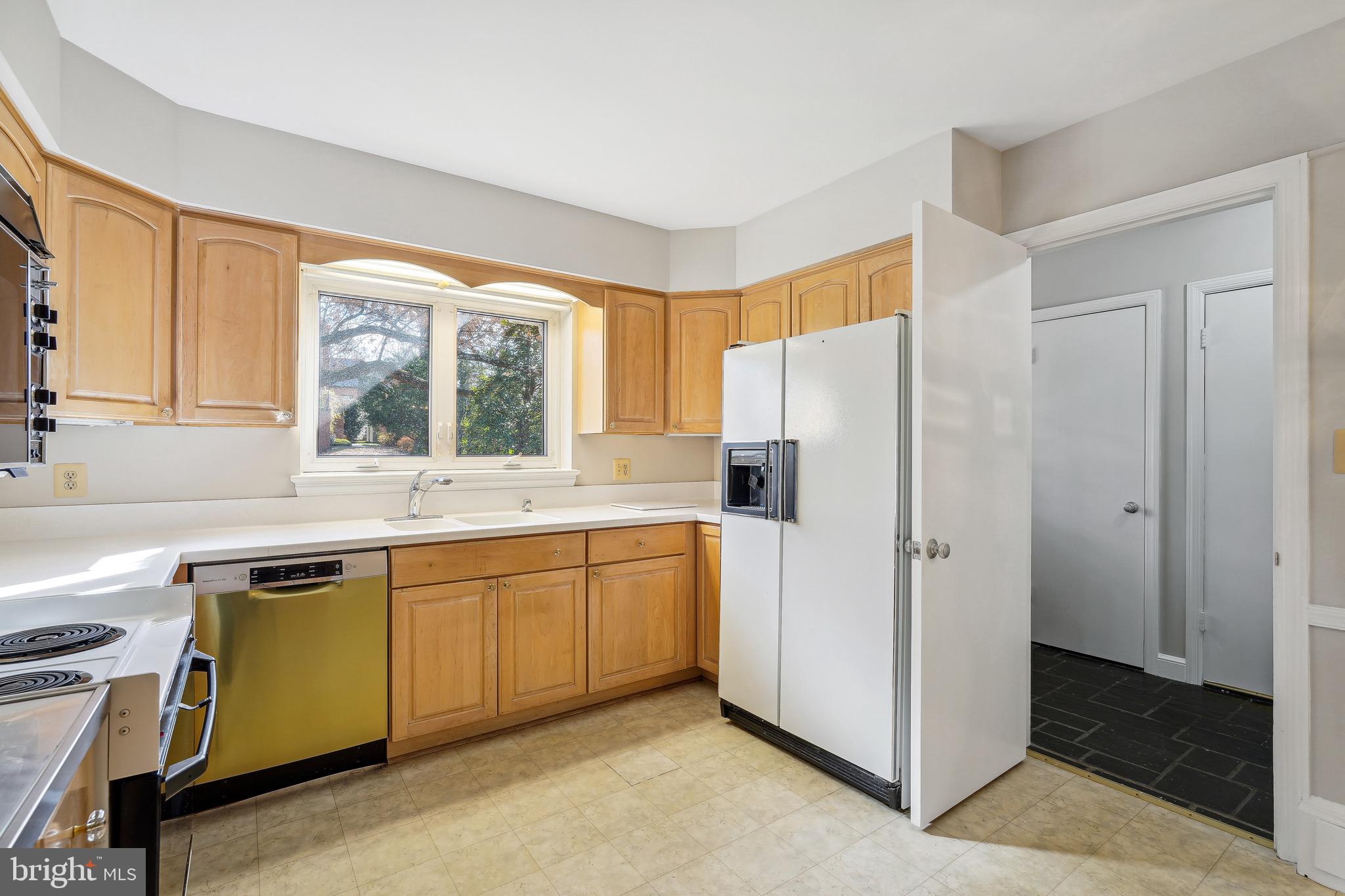 SHIRLEY WOODS - Residential