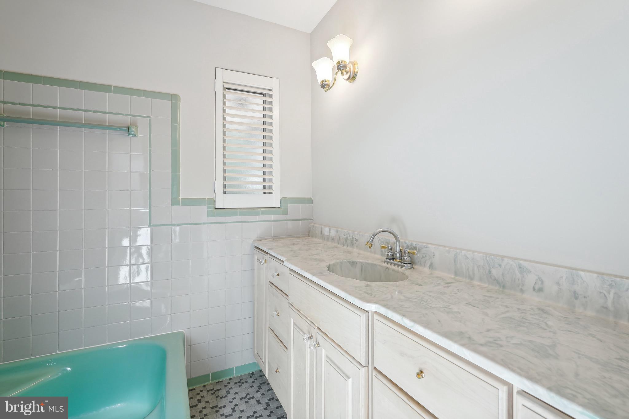 SHIRLEY WOODS - Residential