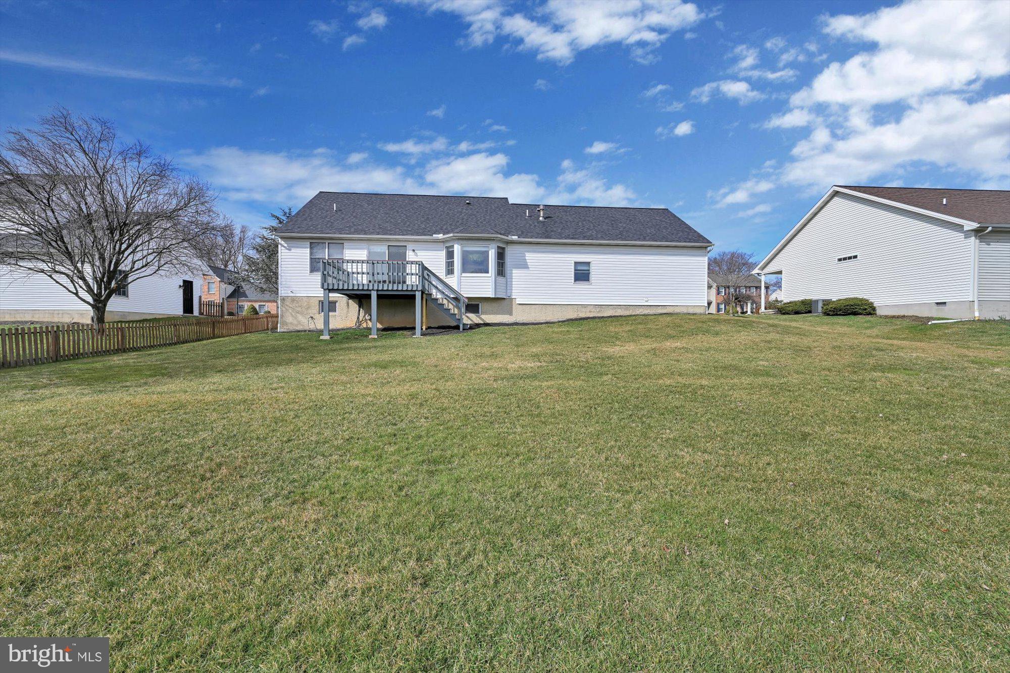 WOODS EDGE - Residential
