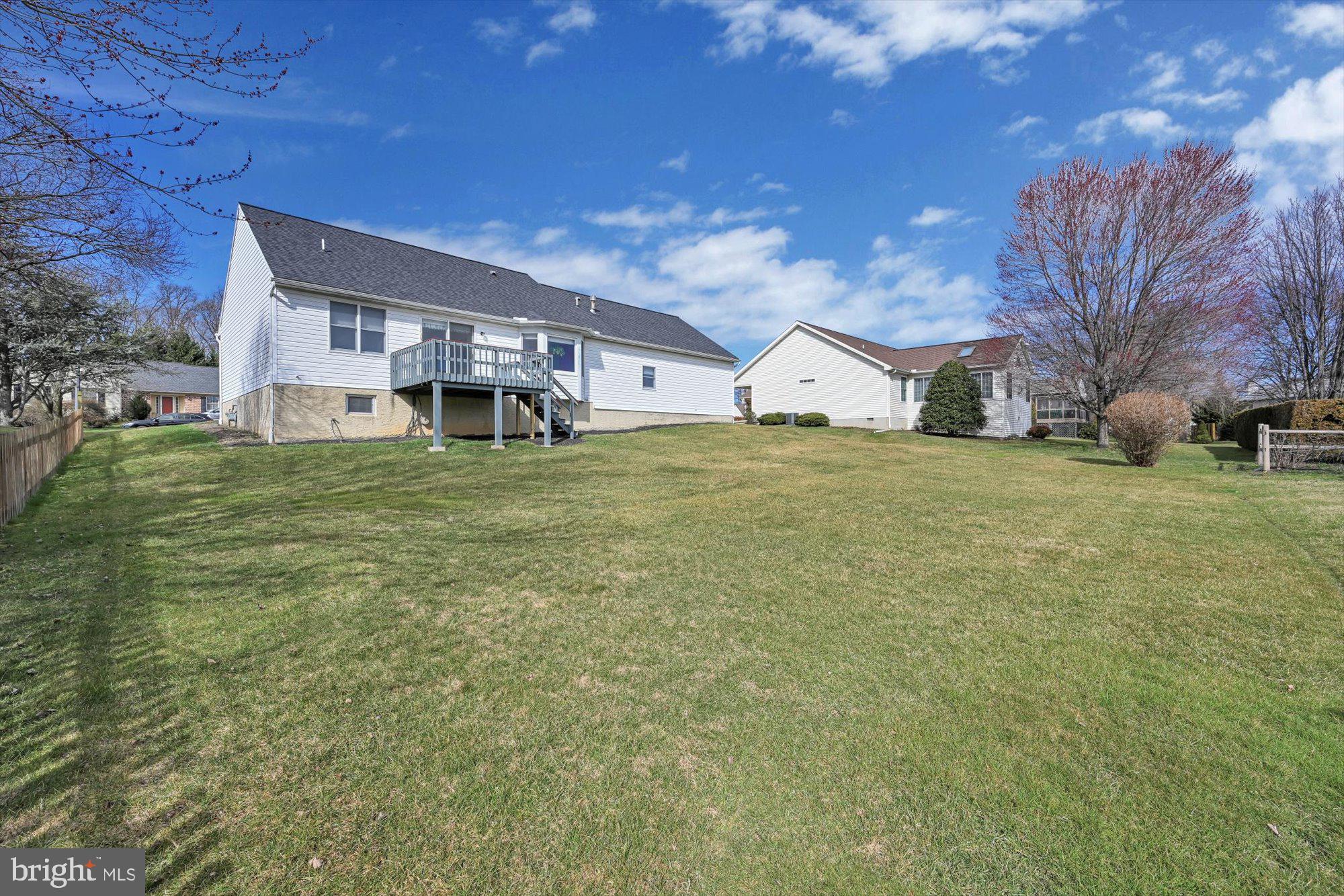 WOODS EDGE - Residential