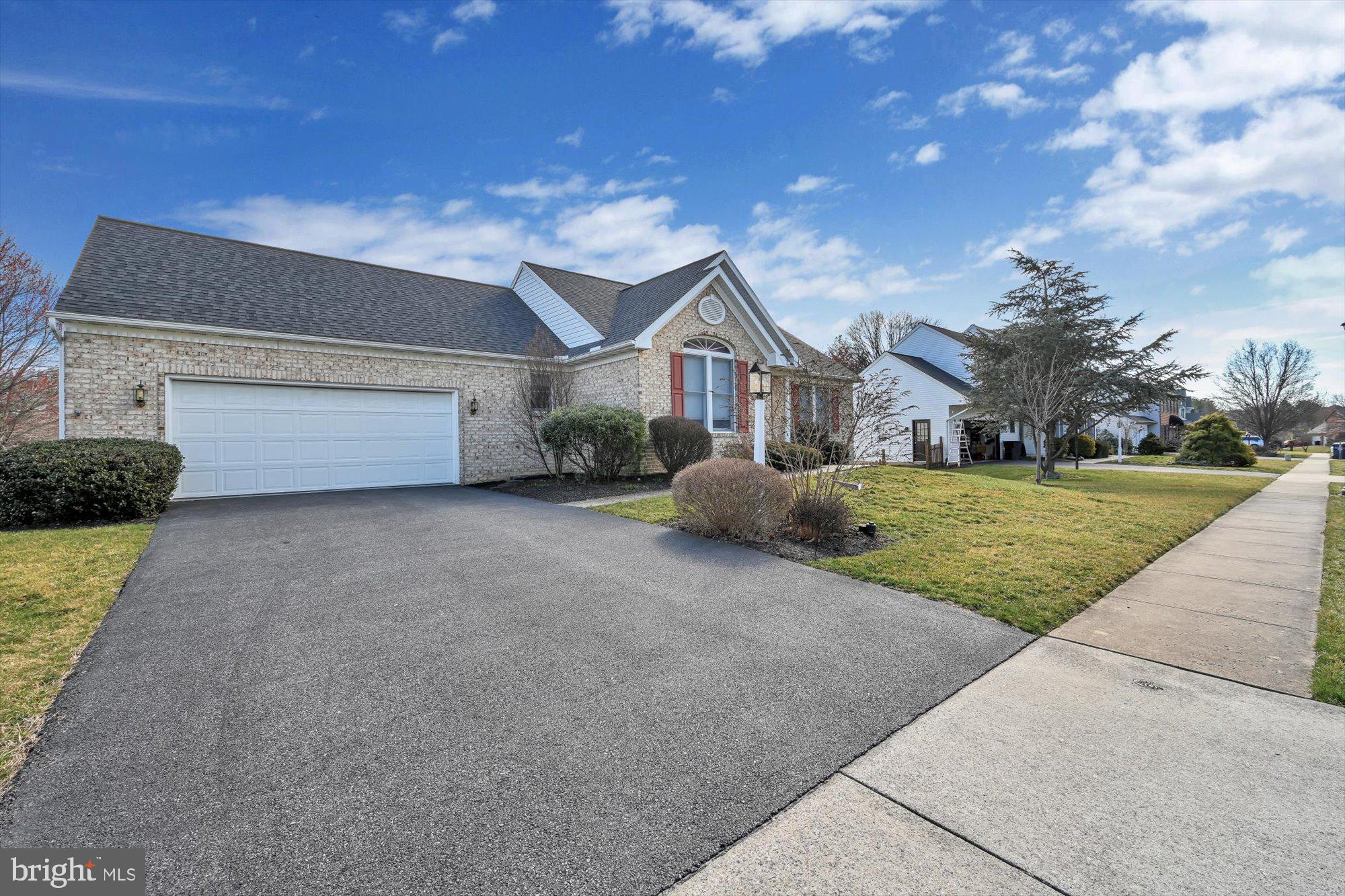 WOODS EDGE - Residential