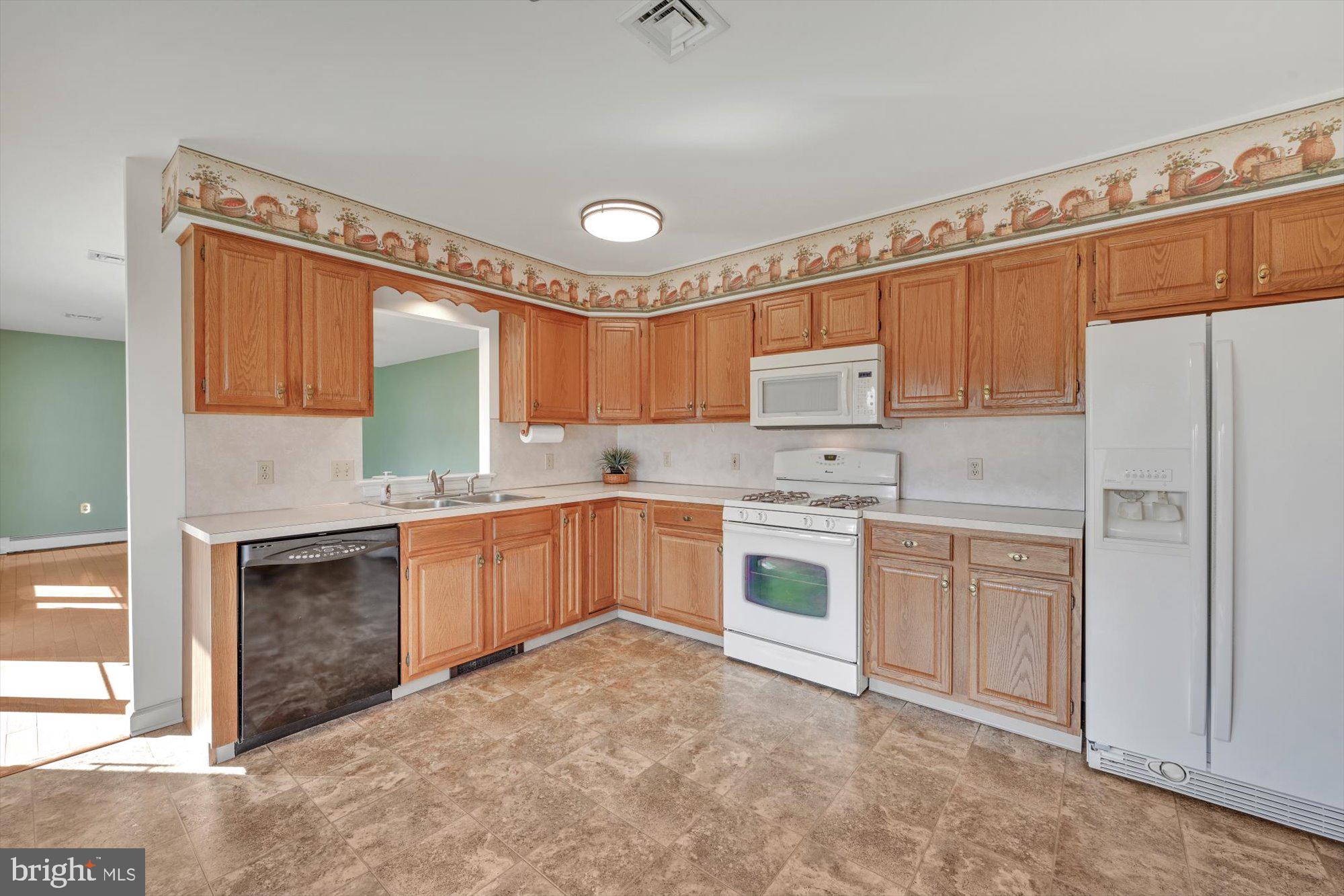 WOODS EDGE - Residential