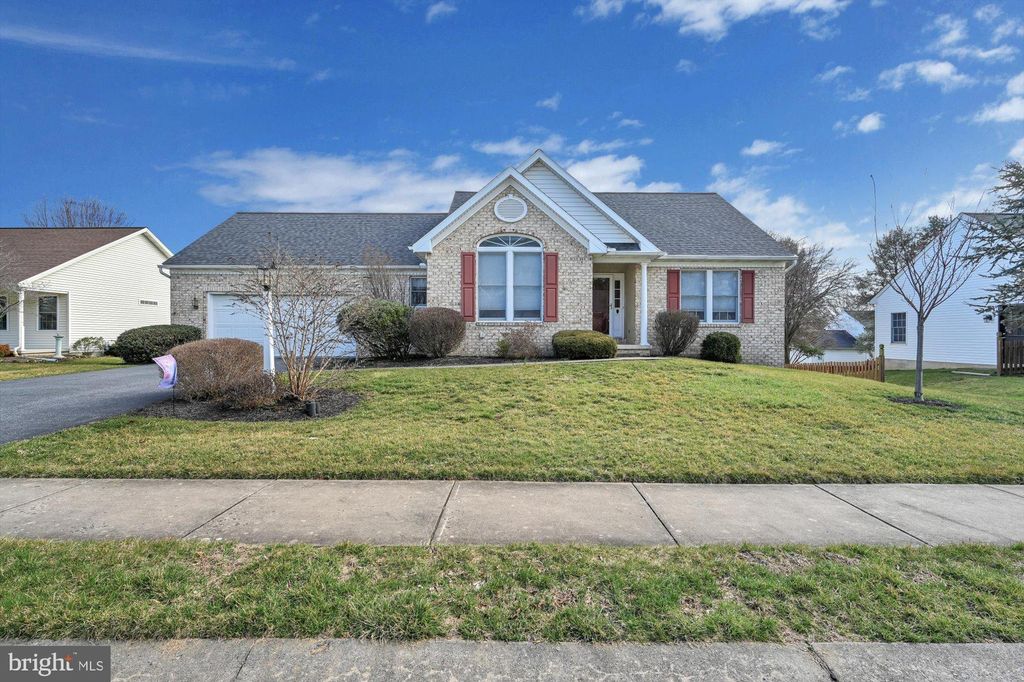 Photo of 122 BENT TREE DR, LANCASTER, PA 17603 (MLS # PALA2031694)