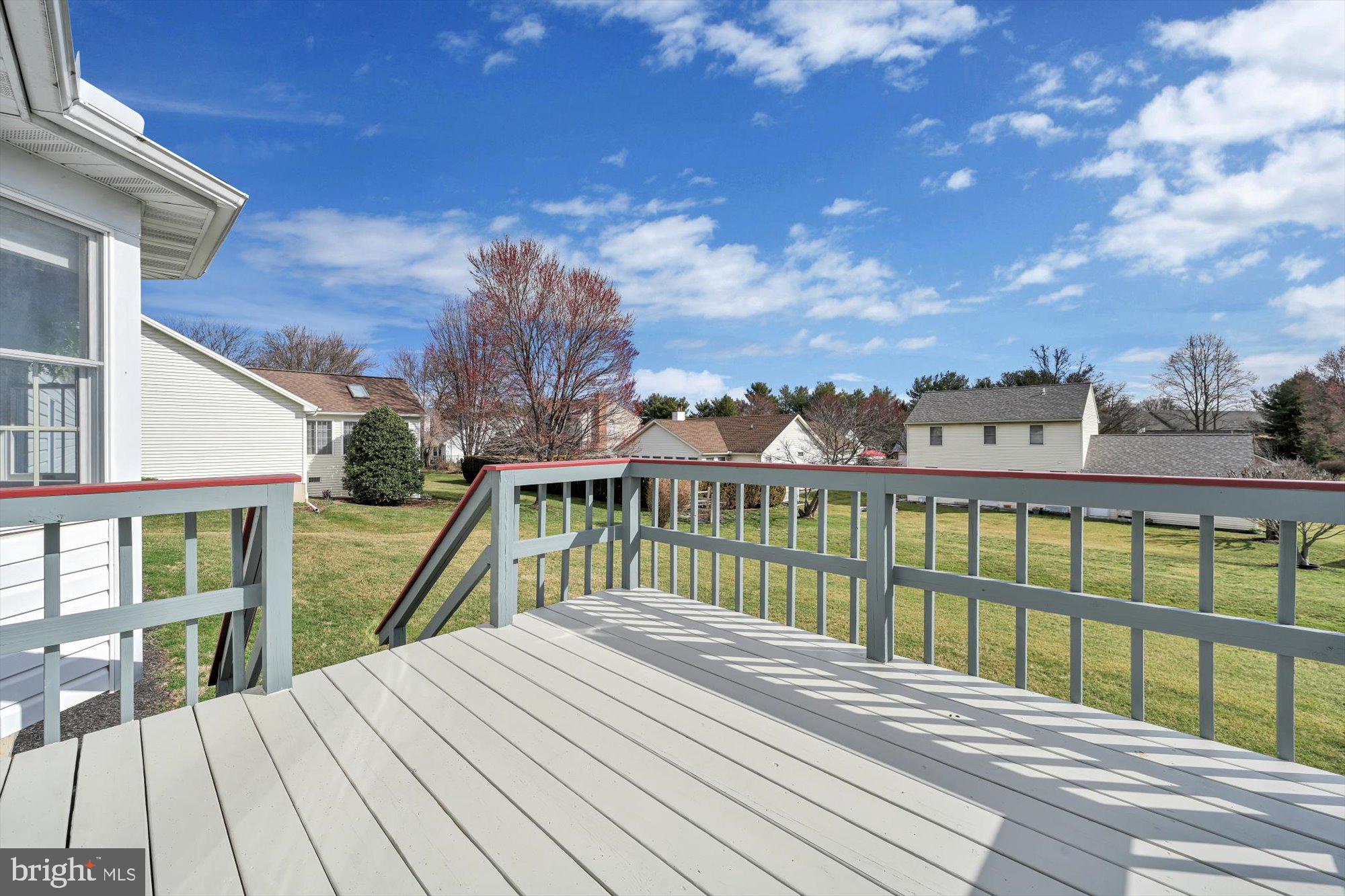 WOODS EDGE - Residential
