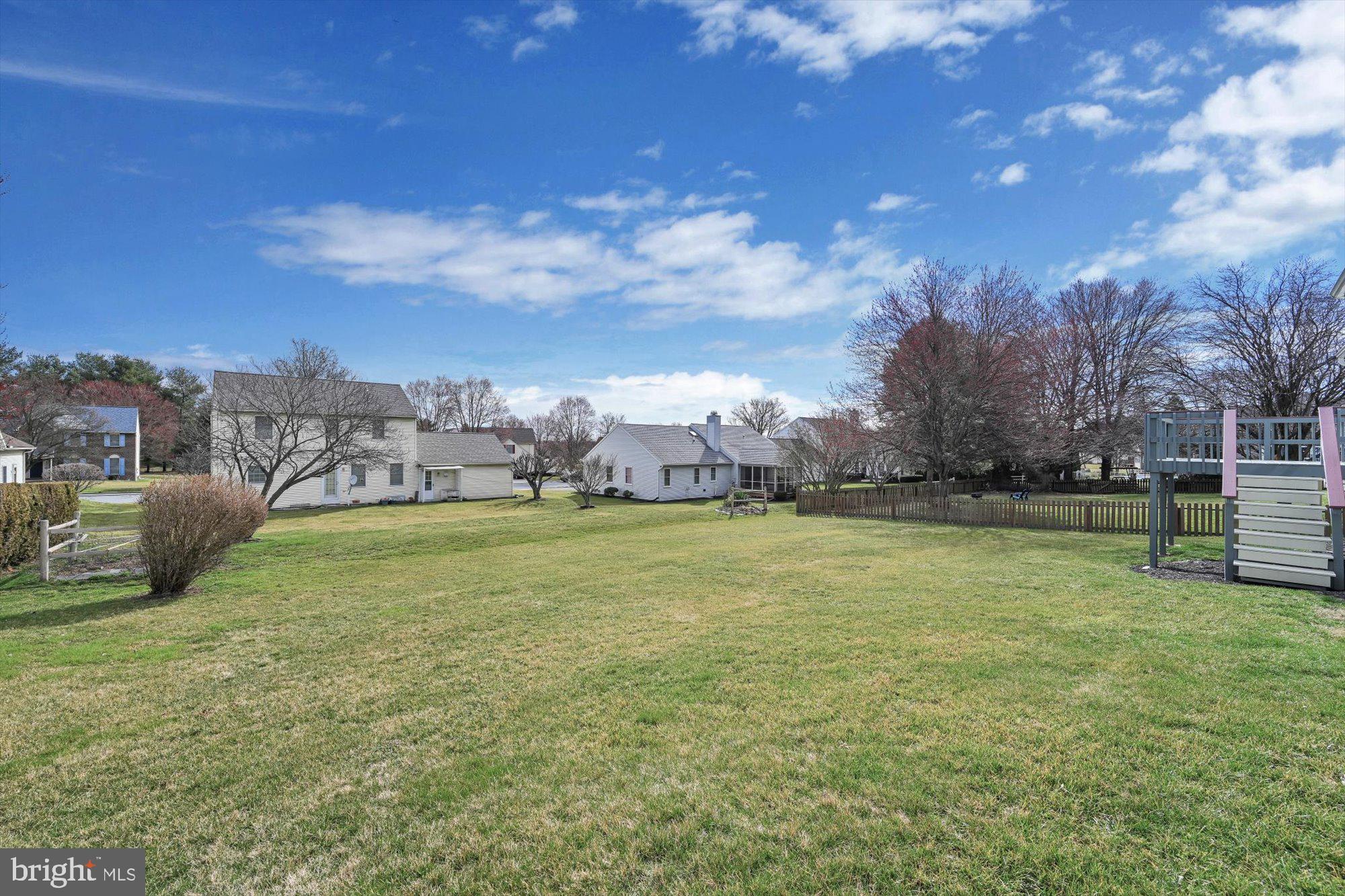 WOODS EDGE - Residential