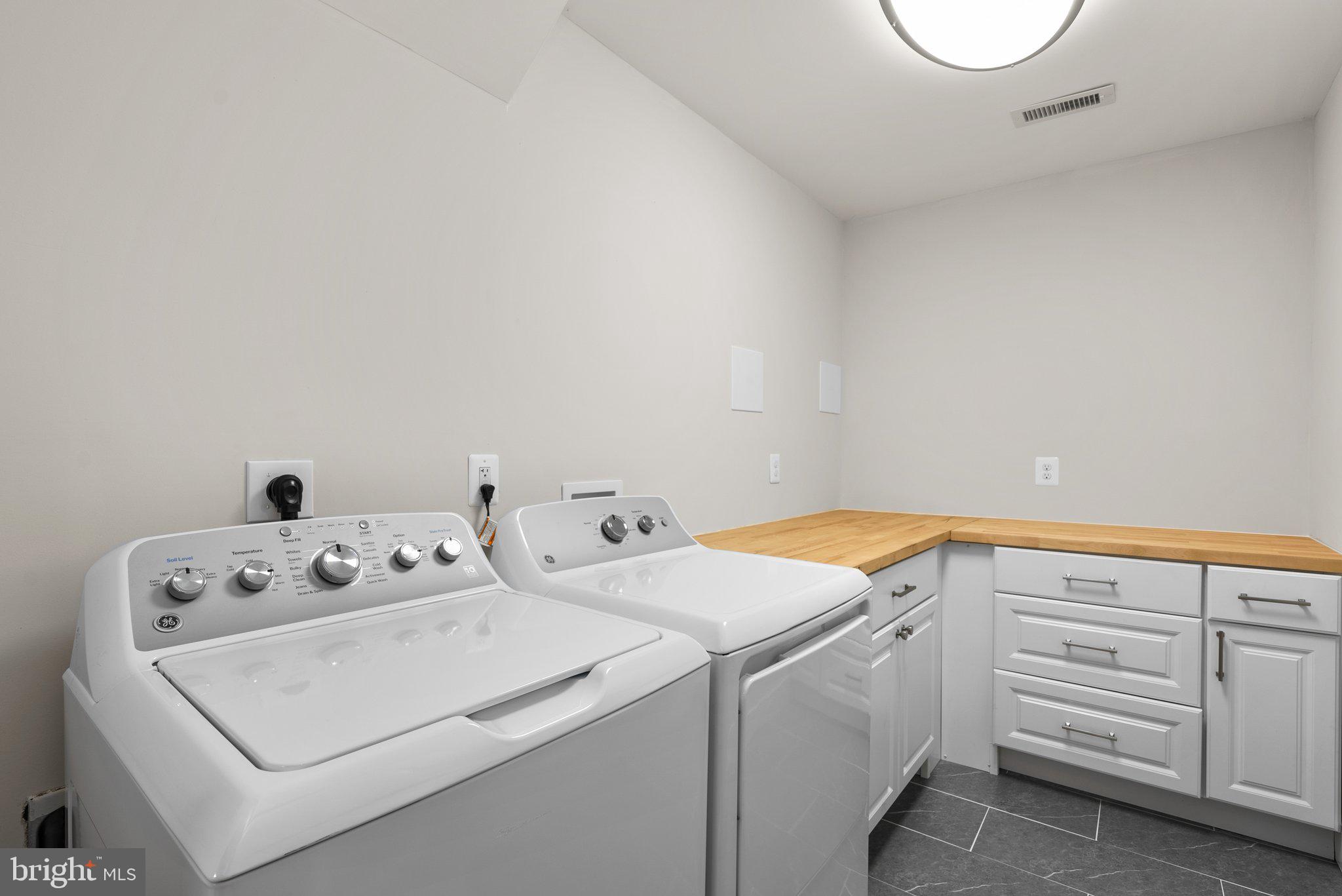 LOTHIAN WOODS - Residential