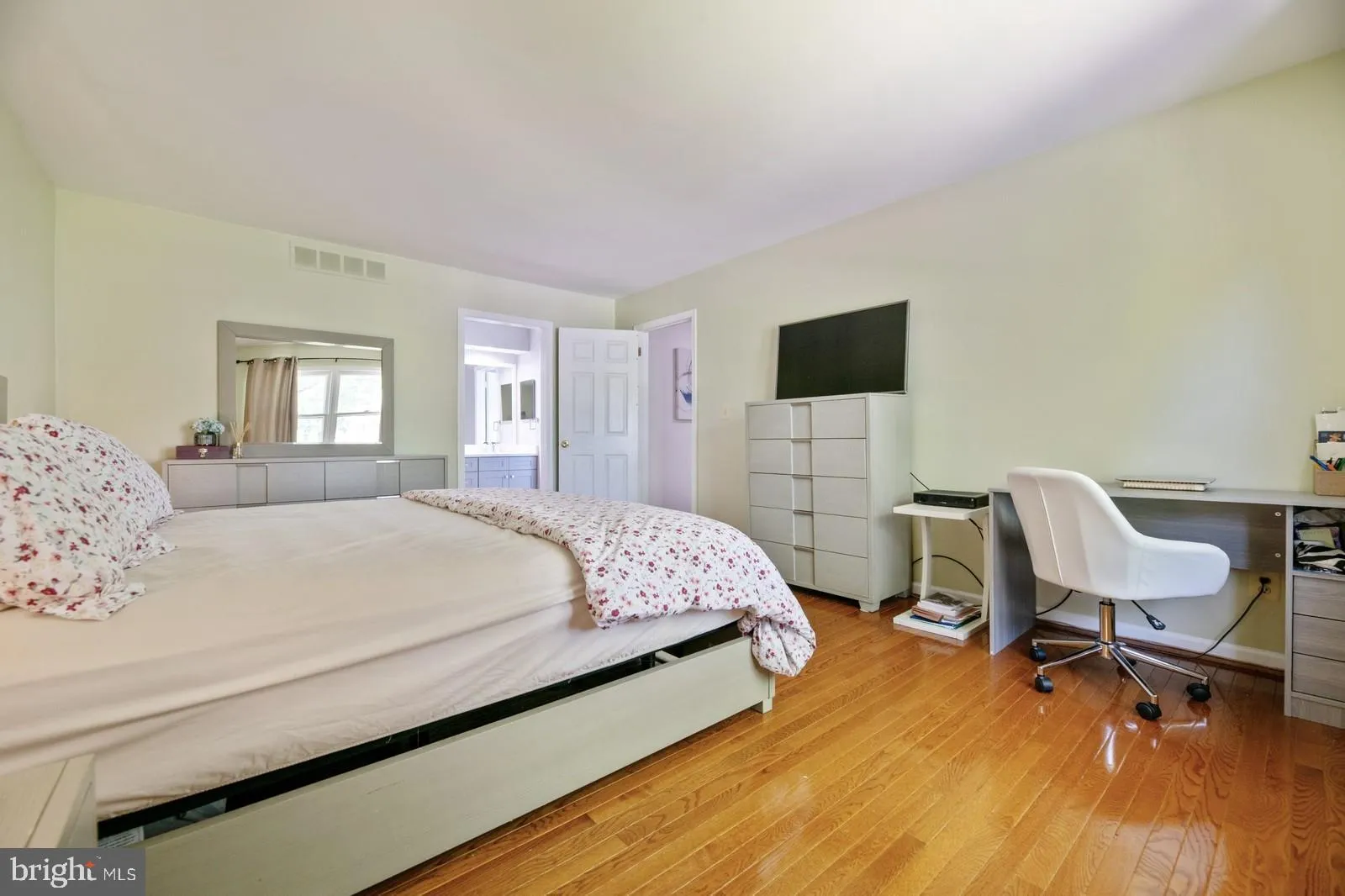 Princeton Junction, New Jersey 08550, United States, 5 Bedrooms Bedrooms, ,3 BathroomsBathrooms,Residential,Active,152688