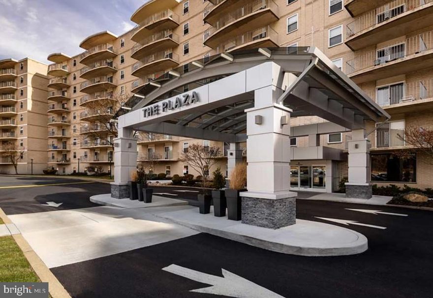 Our LuxApt units at the Plaza Apartments provide a perfect blend of unparalleled comfort and sophistication. Experience upscale features, including top-tier GE appliances, an under-counter wine fridge, under-cabinet lighting, and the added convenience of a front-loading GE washer and dryer. Located in Jenkintown, PA, the Plaza Apartments are conveniently located adjacent to offices and shopping at The Pavilion, ensuring that you have everything you need right at your doorstep.