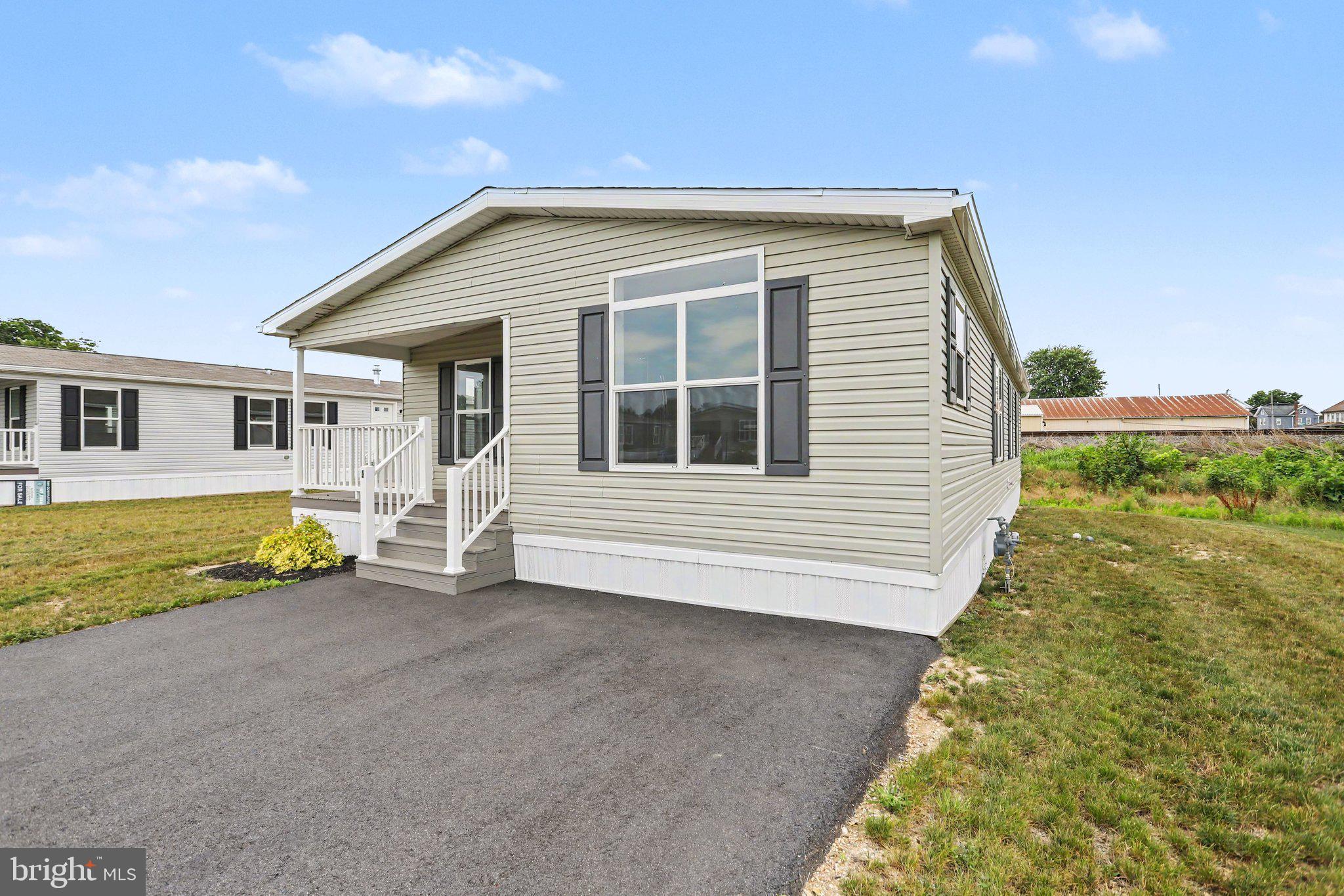 61 EVERGREEN ALY