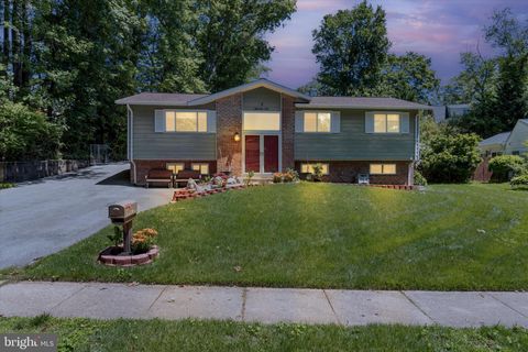 Photo of 8304 Harland Drive, SPRINGFIELD, VA 22152 (MLS # VAFX2316592)