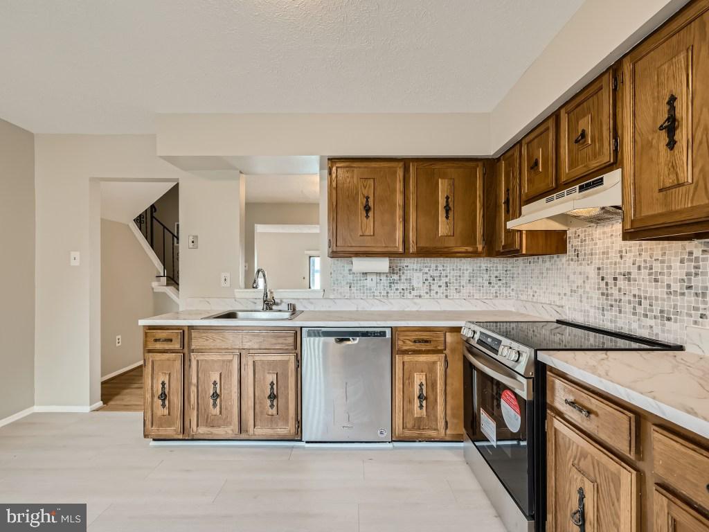 VILLA CAPRI - Residential Lease