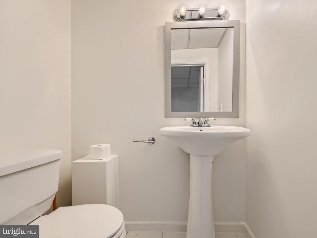 VILLA CAPRI - Residential Lease