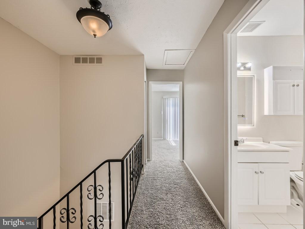 VILLA CAPRI - Residential Lease