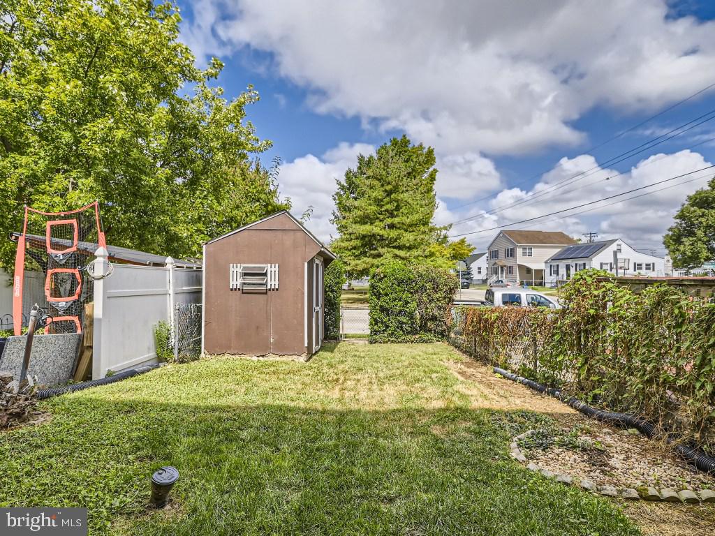 VILLA CAPRI - Residential Lease