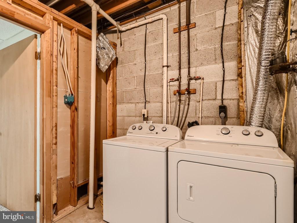 VILLA CAPRI - Residential Lease