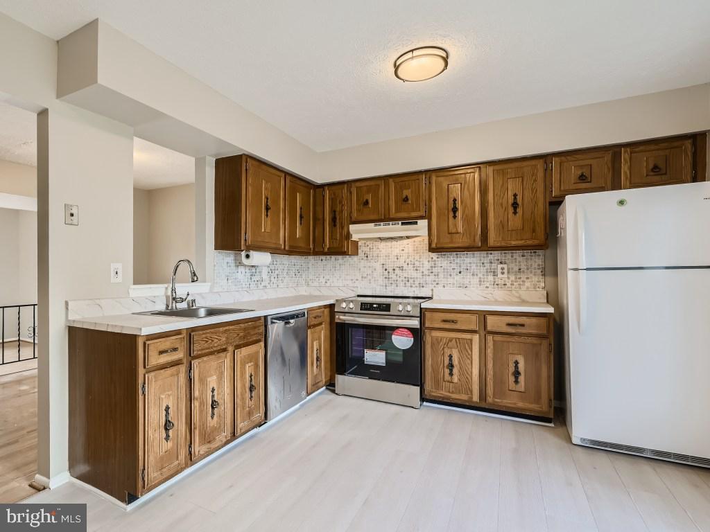 VILLA CAPRI - Residential Lease