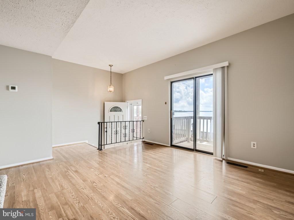 VILLA CAPRI - Residential Lease