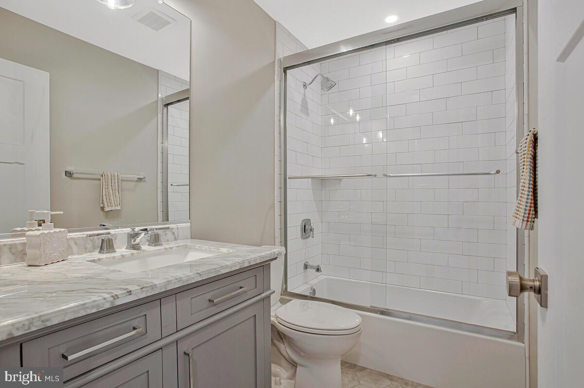 SELBY ON THE BAY - Residential