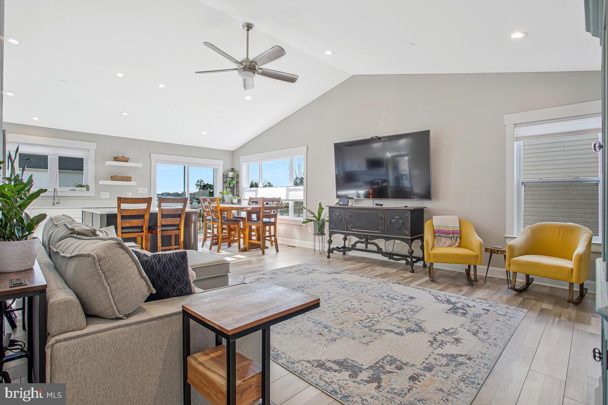 SELBY ON THE BAY - Residential