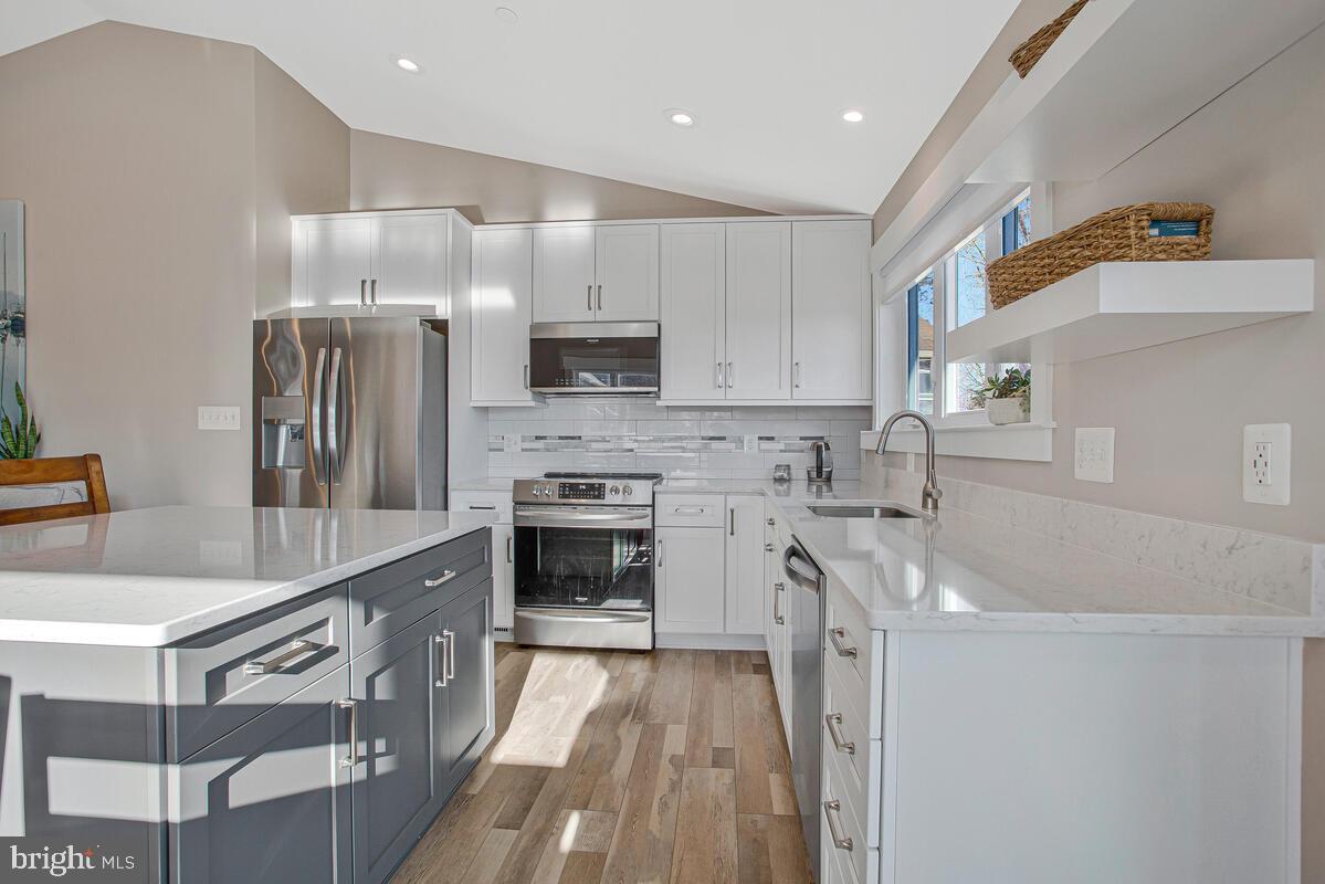 SELBY ON THE BAY - Residential