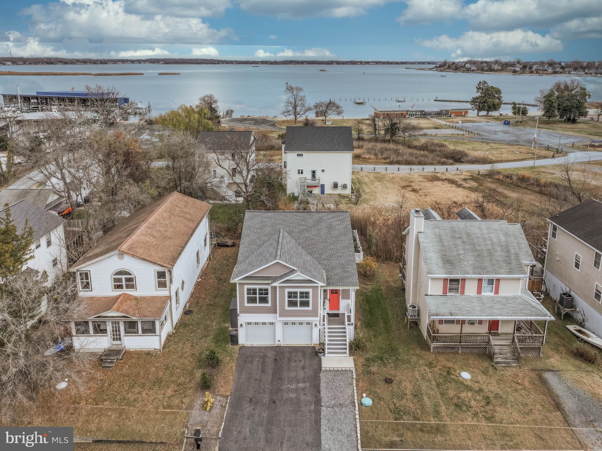 SELBY ON THE BAY - Residential