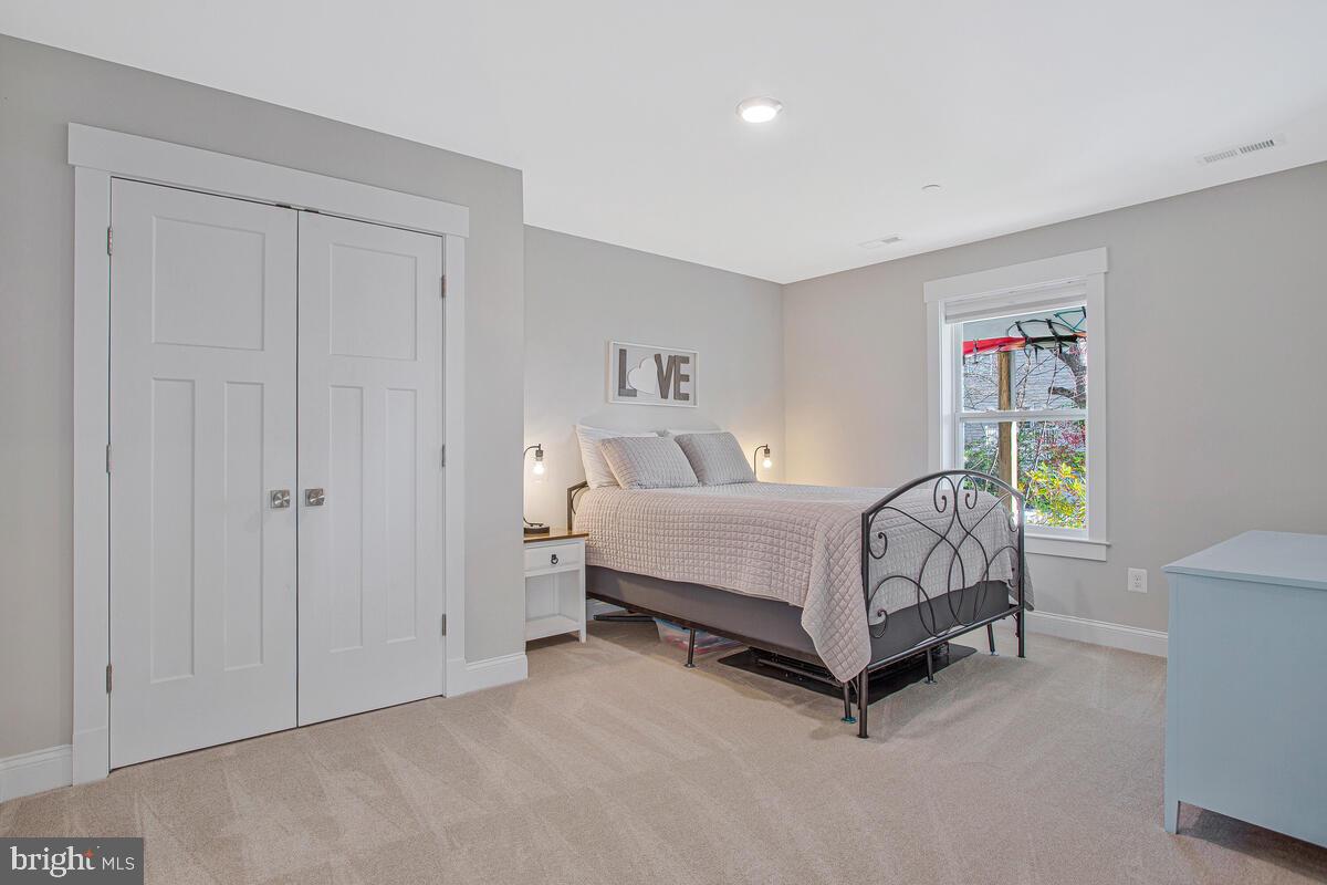 SELBY ON THE BAY - Residential