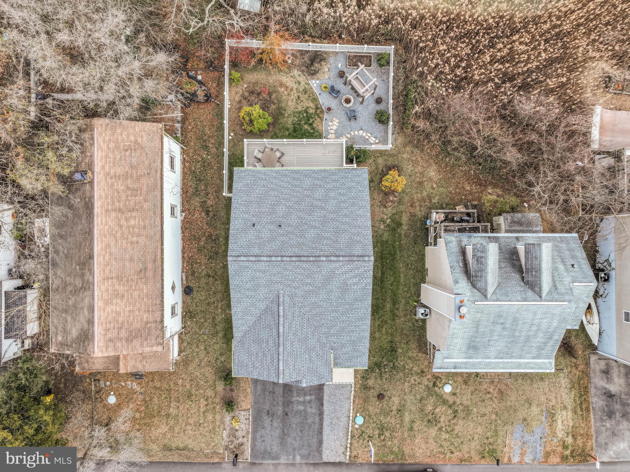 3729 BEACH DRIVE BOULEVARD