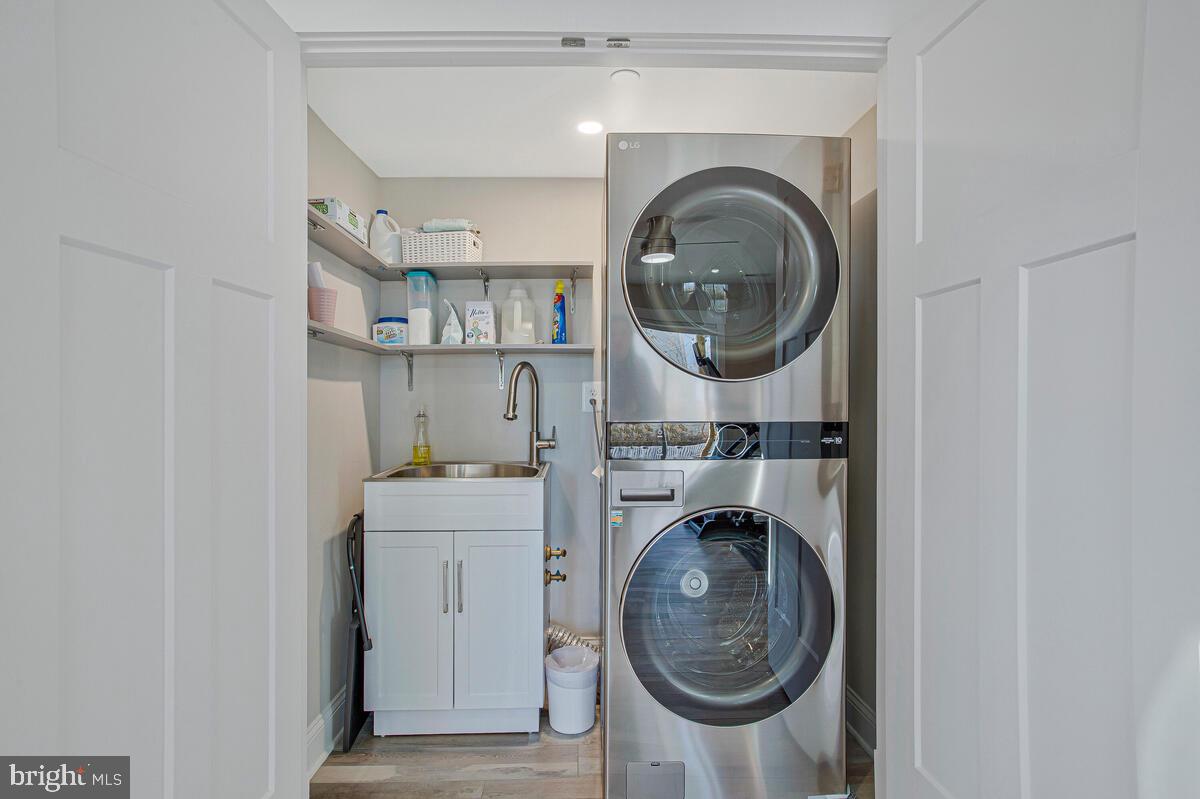 SELBY ON THE BAY - Residential