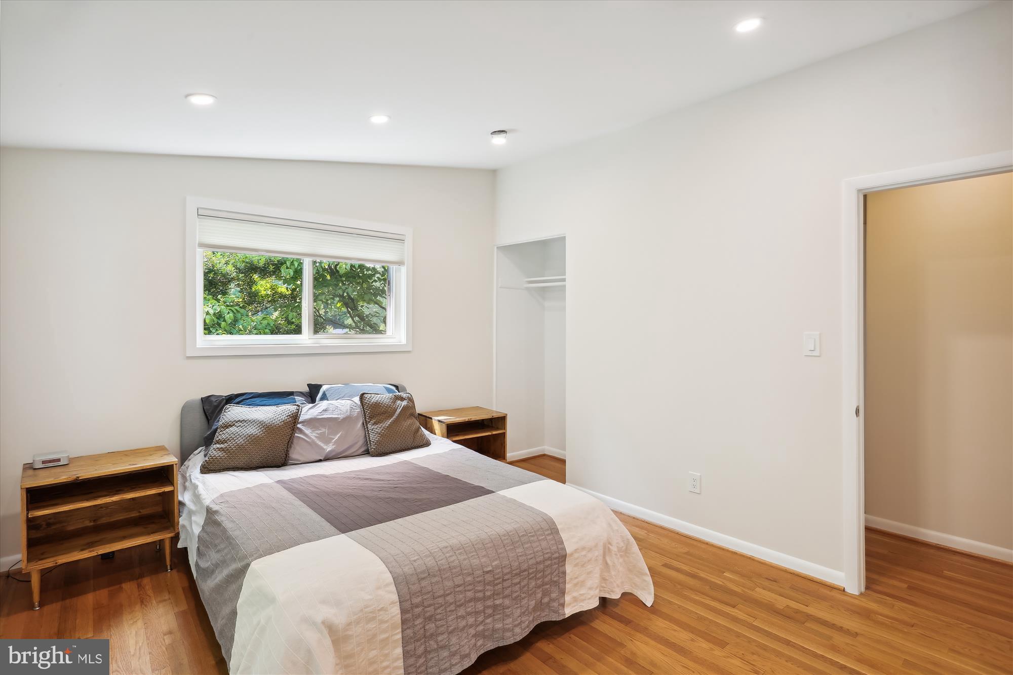 KEMP MILL ESTATES - Residential