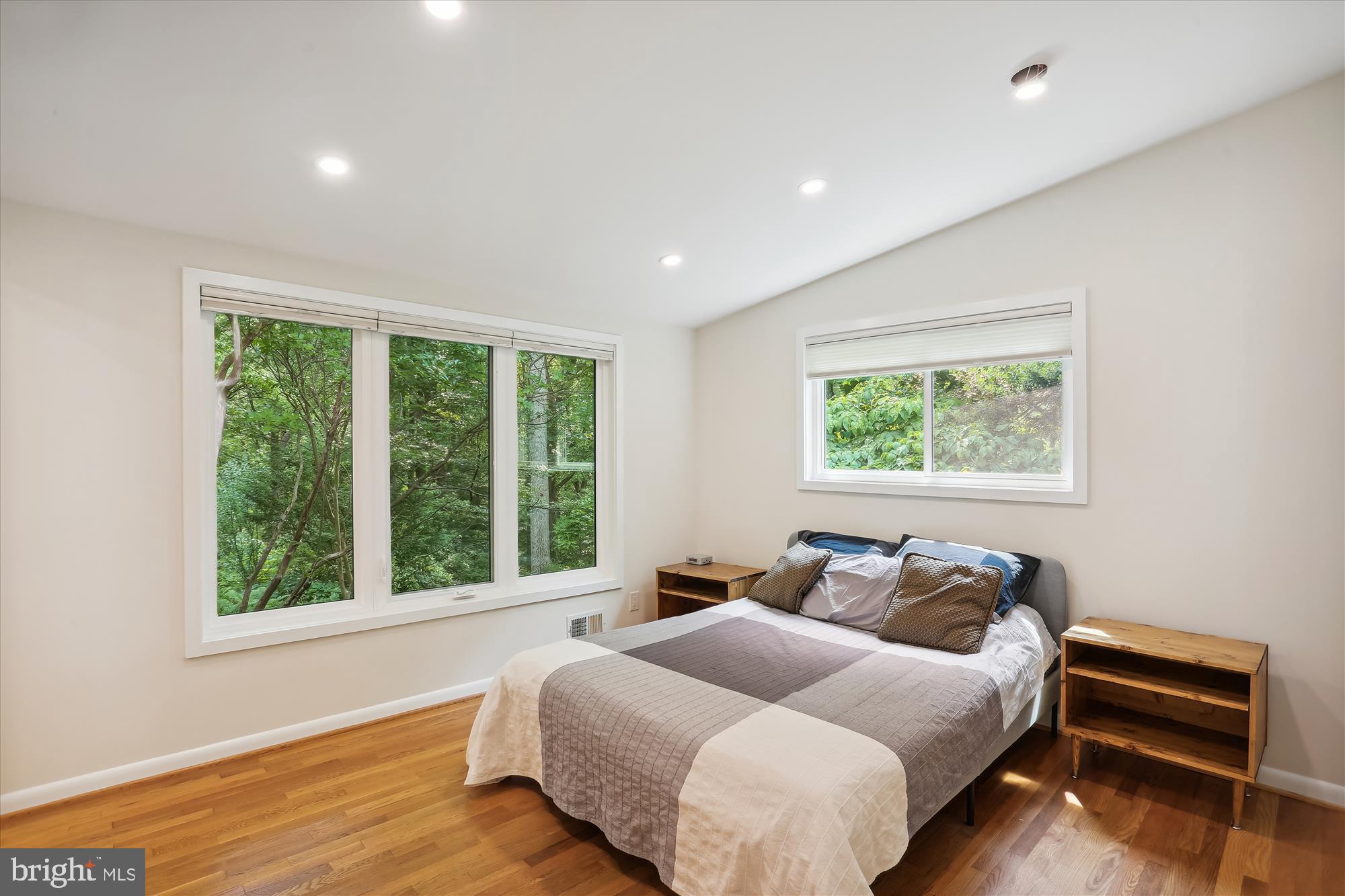 KEMP MILL ESTATES - Residential