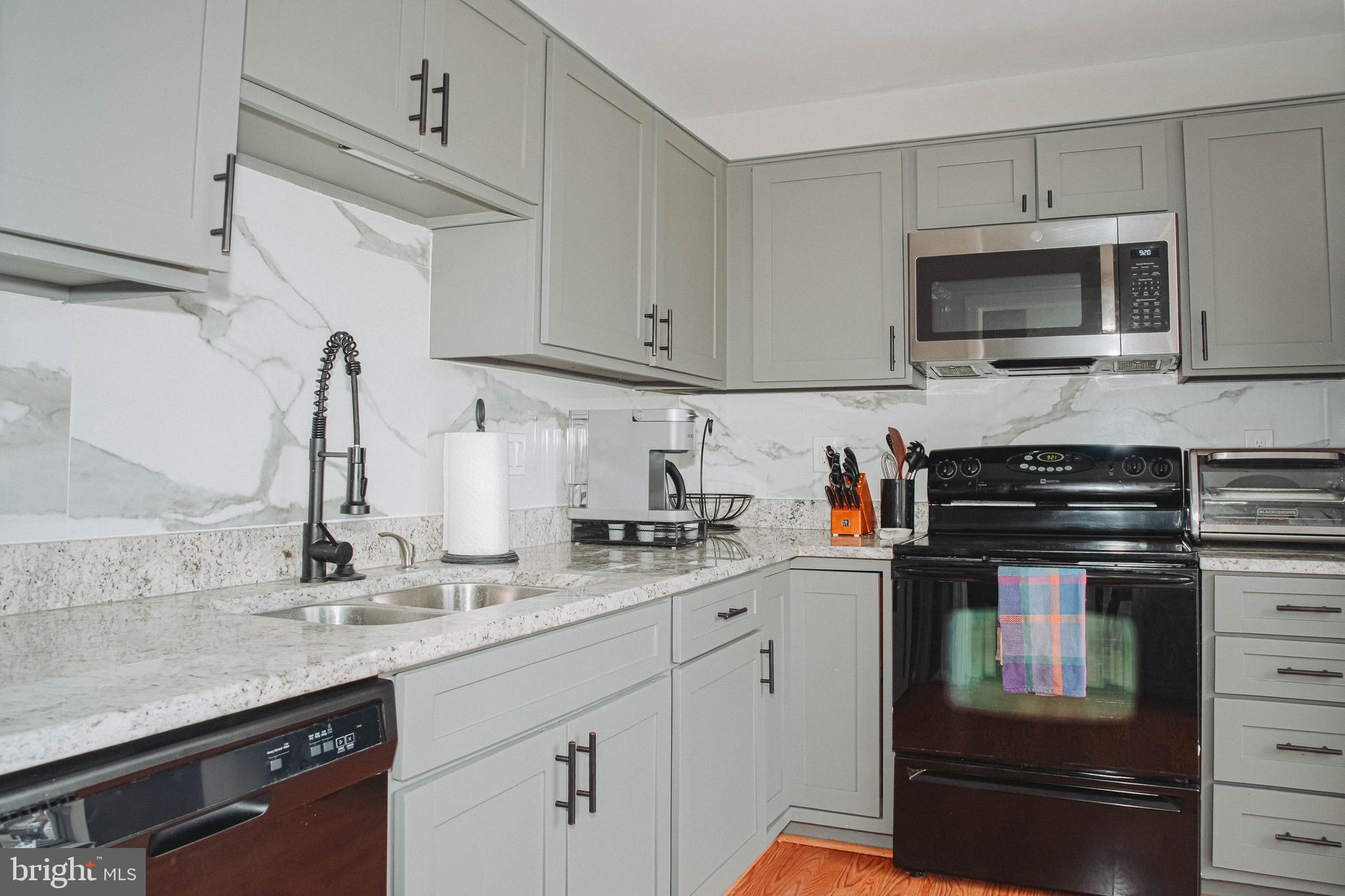 LEE LANDING COND - Residential Lease