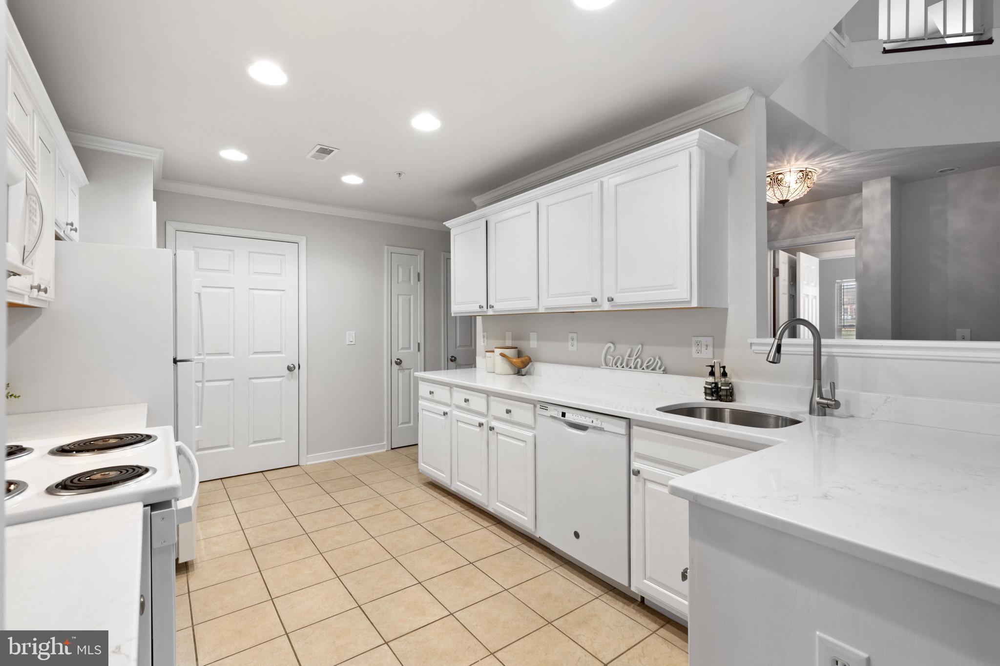 RIVERGATE - Residential