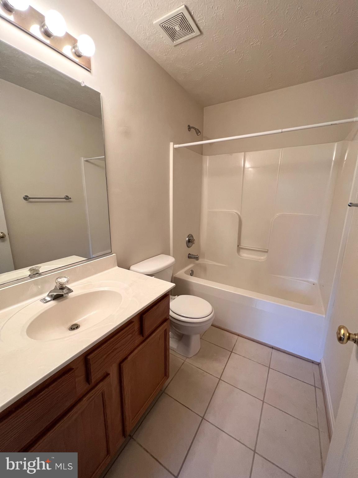 COVENTRY CREEK - Residential Lease