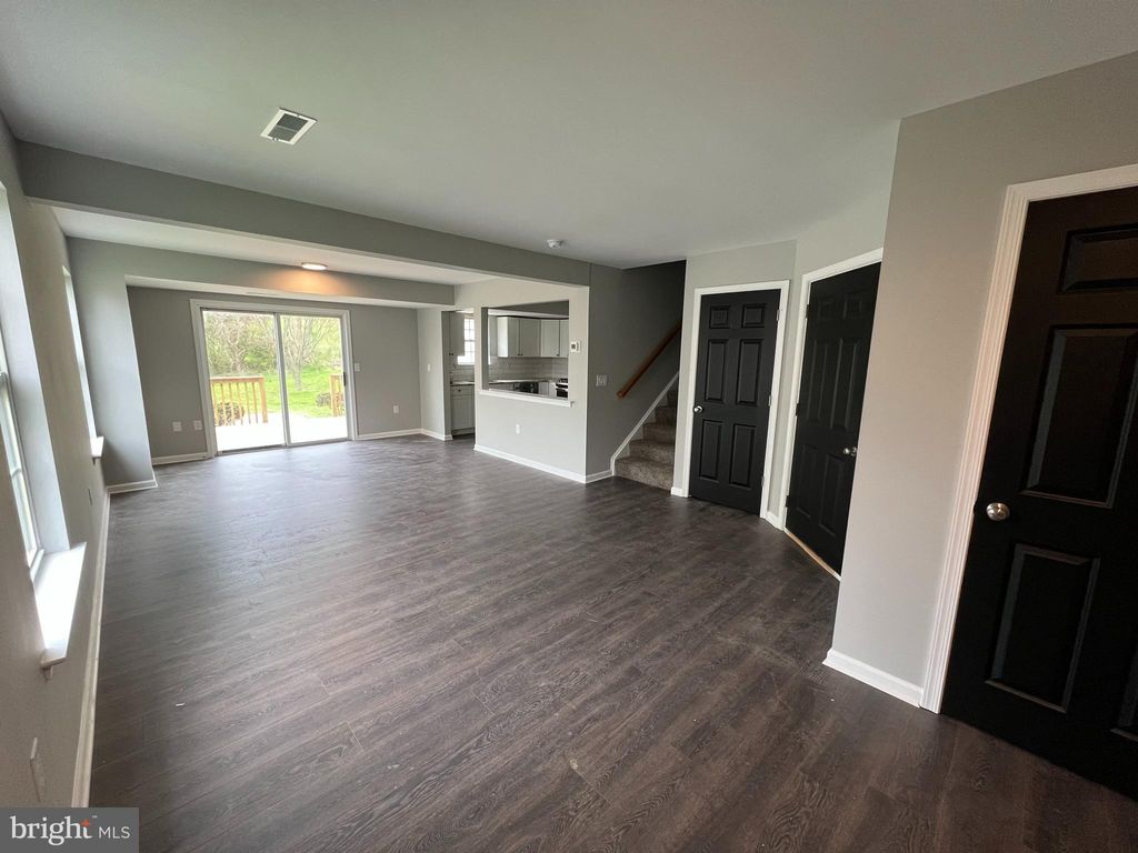 Photo of 111 ELMSHIRE DR, LANCASTER, PA 17603 (MLS # PALA2032490)