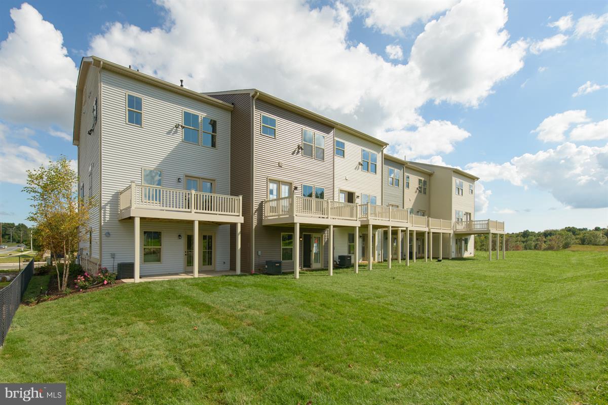 VILLAGE OF BYNUM RUN - Residential