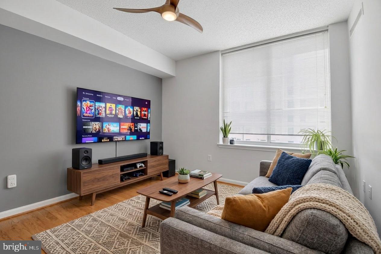 CRESCENT - Residential