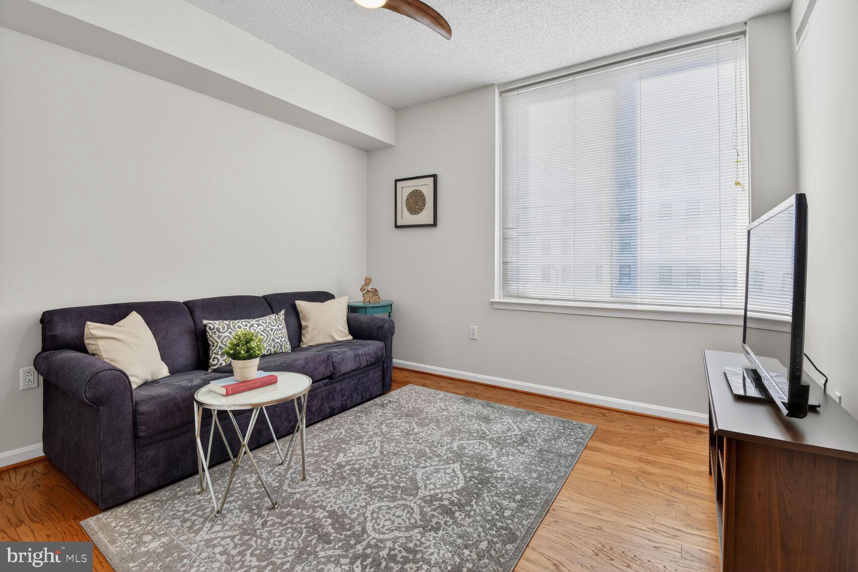 CRESCENT - Residential