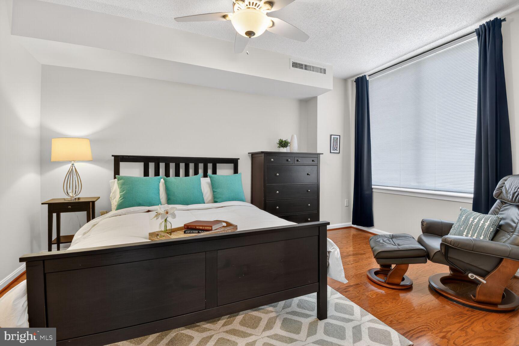 CRESCENT - Residential