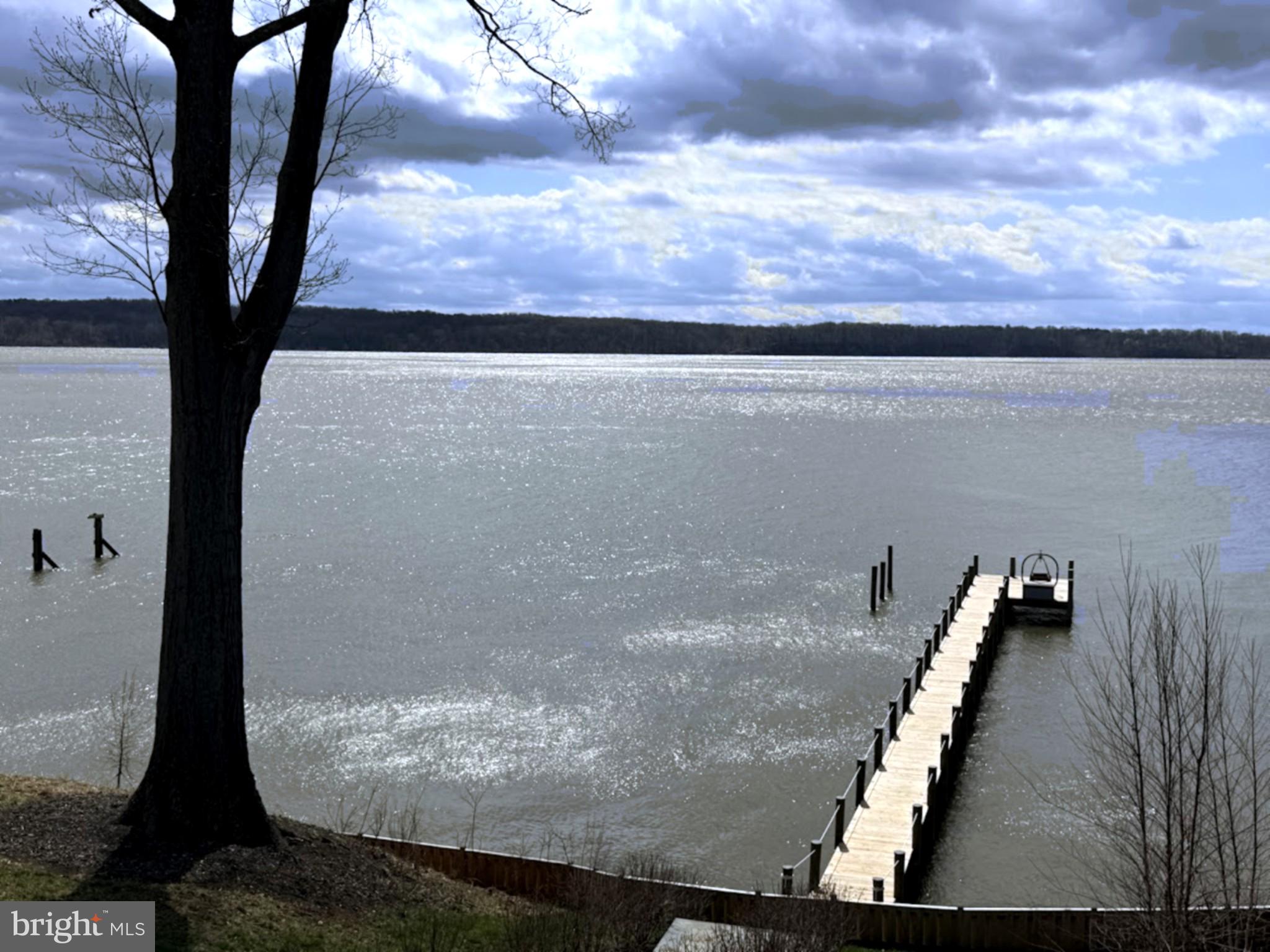 HALLOWING POINT RIVER ESTATES - Residential