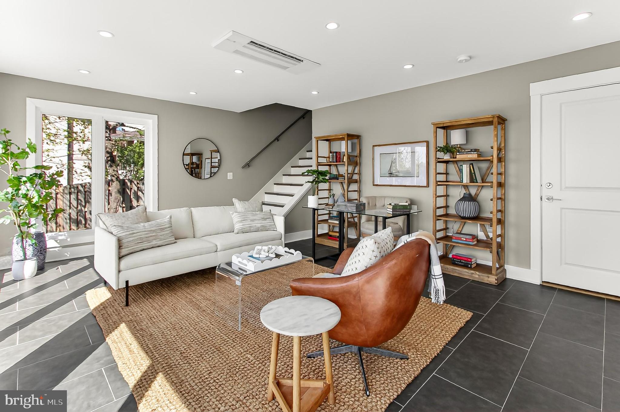 HALLOWING POINT RIVER ESTATES - Residential