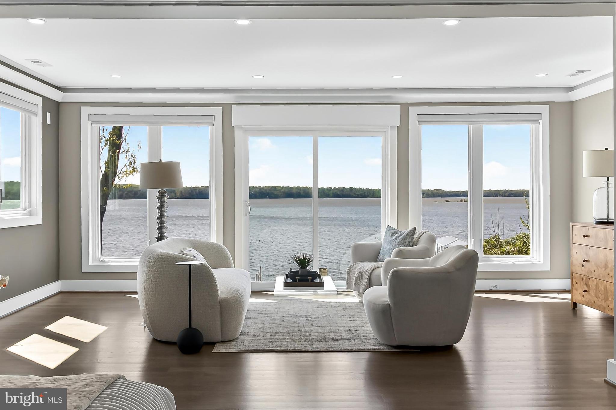 HALLOWING POINT RIVER ESTATES - Residential