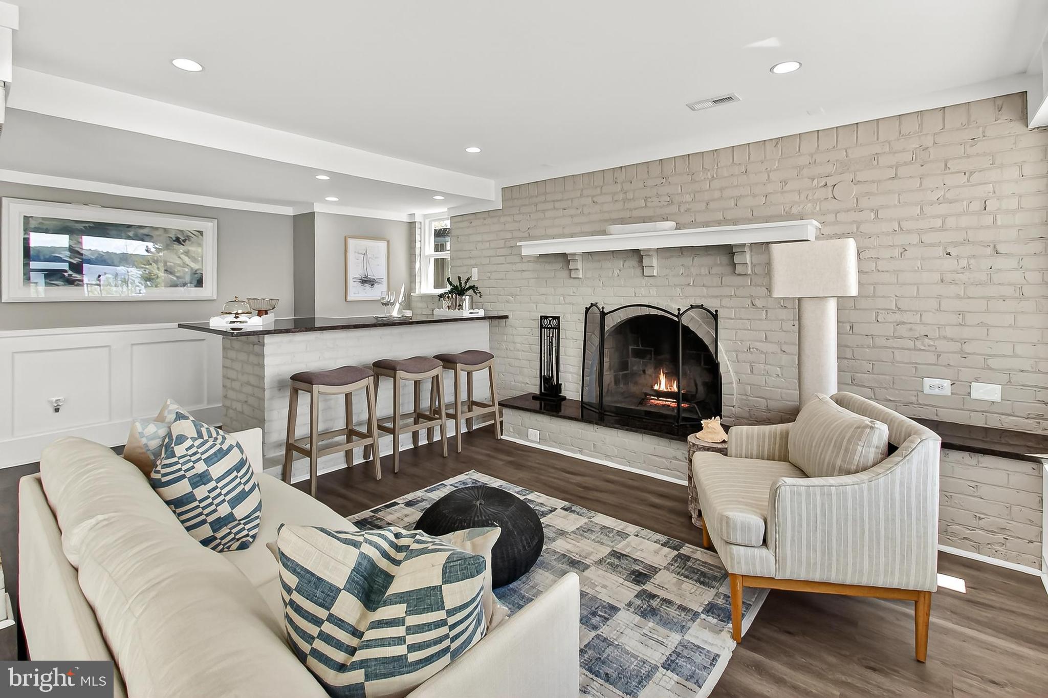 HALLOWING POINT RIVER ESTATES - Residential