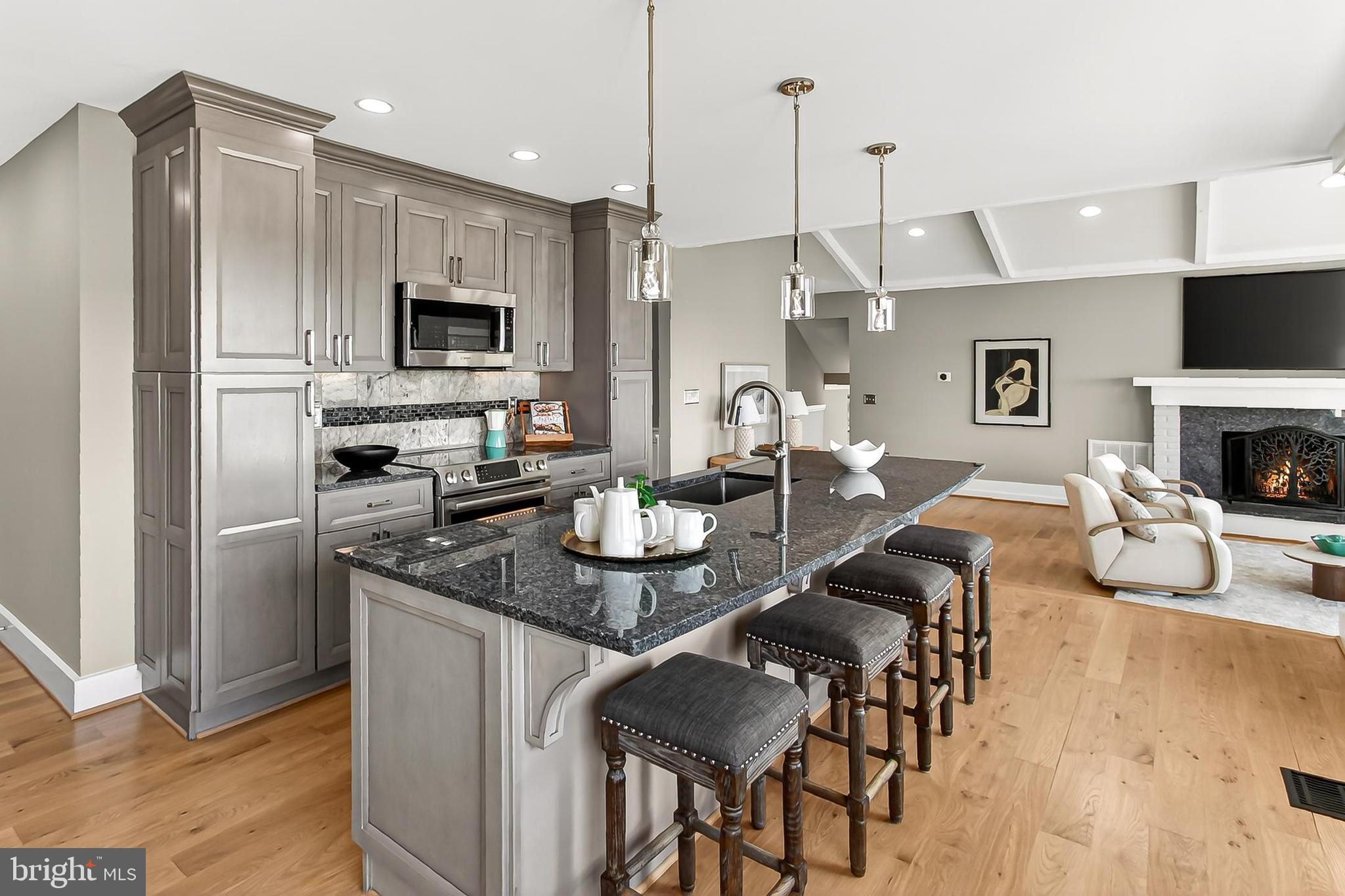 HALLOWING POINT RIVER ESTATES - Residential