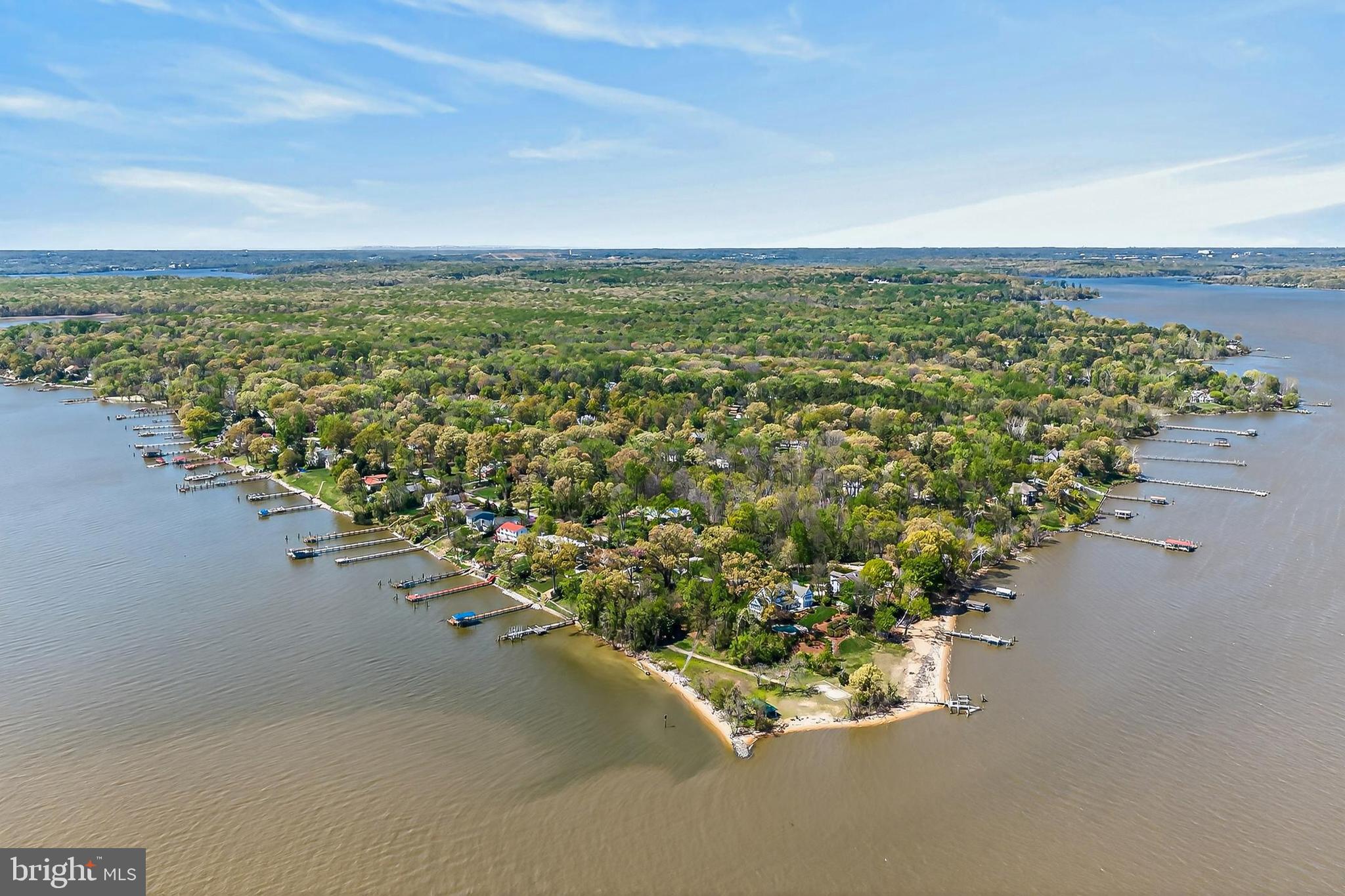 HALLOWING POINT RIVER ESTATES - Residential