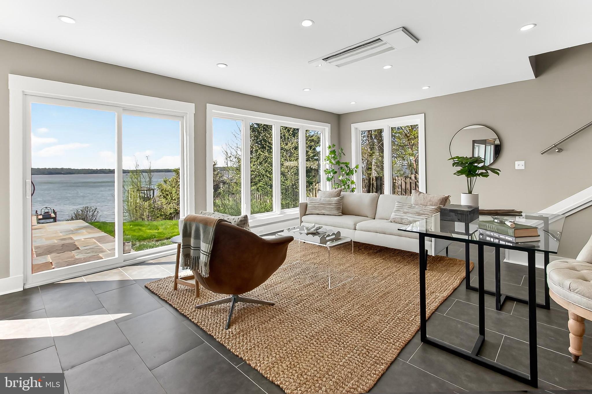 HALLOWING POINT RIVER ESTATES - Residential