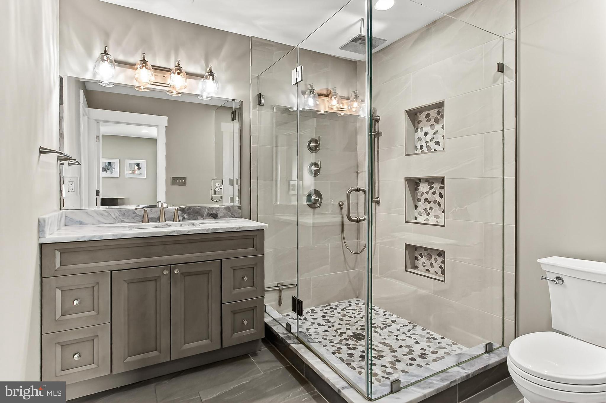 HALLOWING POINT RIVER ESTATES - Residential