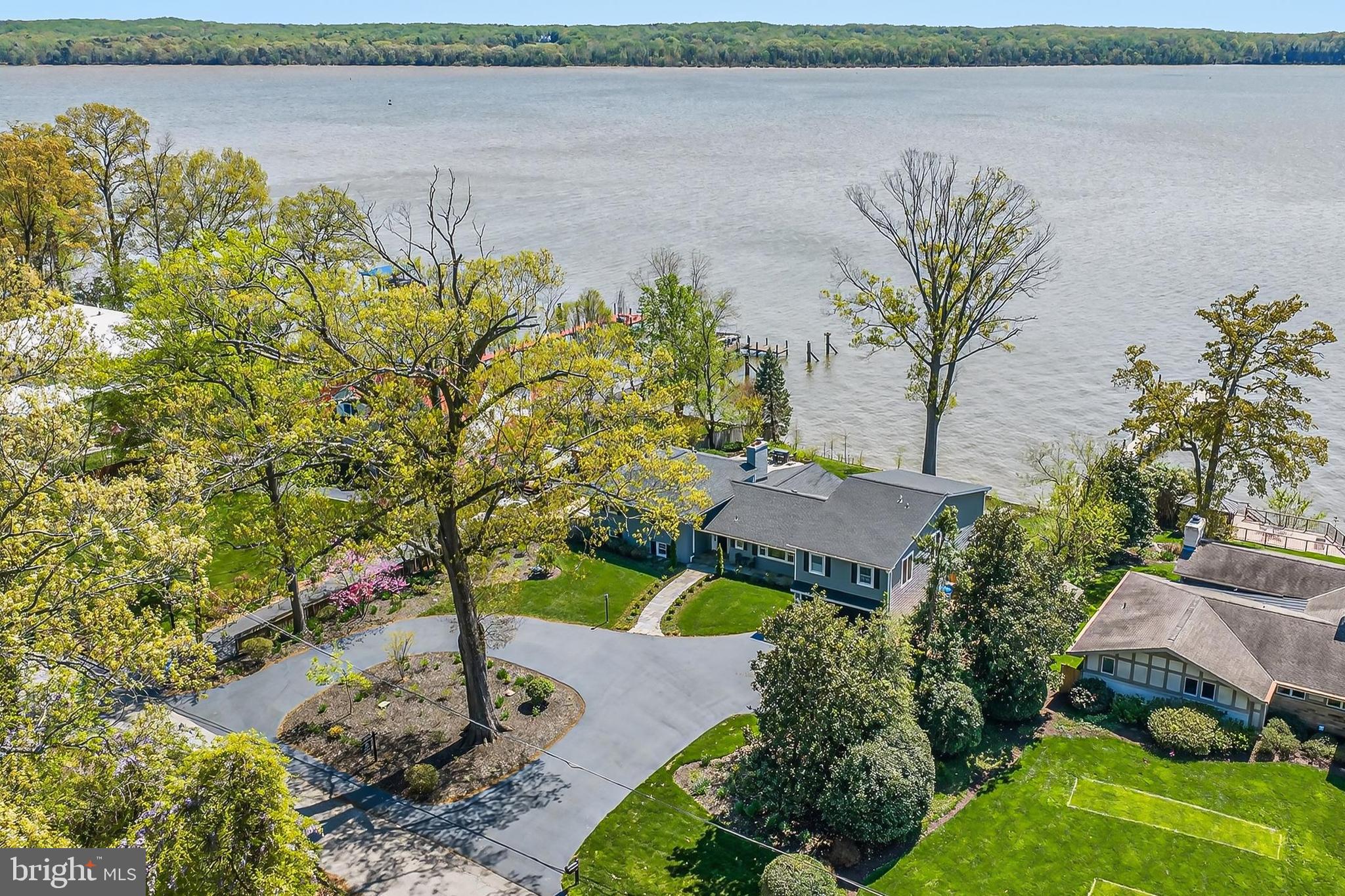 HALLOWING POINT RIVER ESTATES - Residential